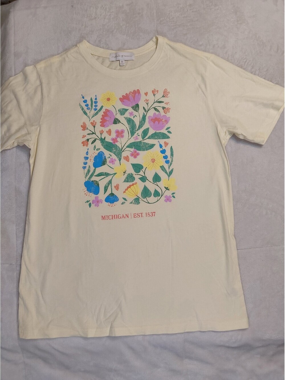 State of Mind Women's Medium Cream Floral Graphic T-Shirt M 0043